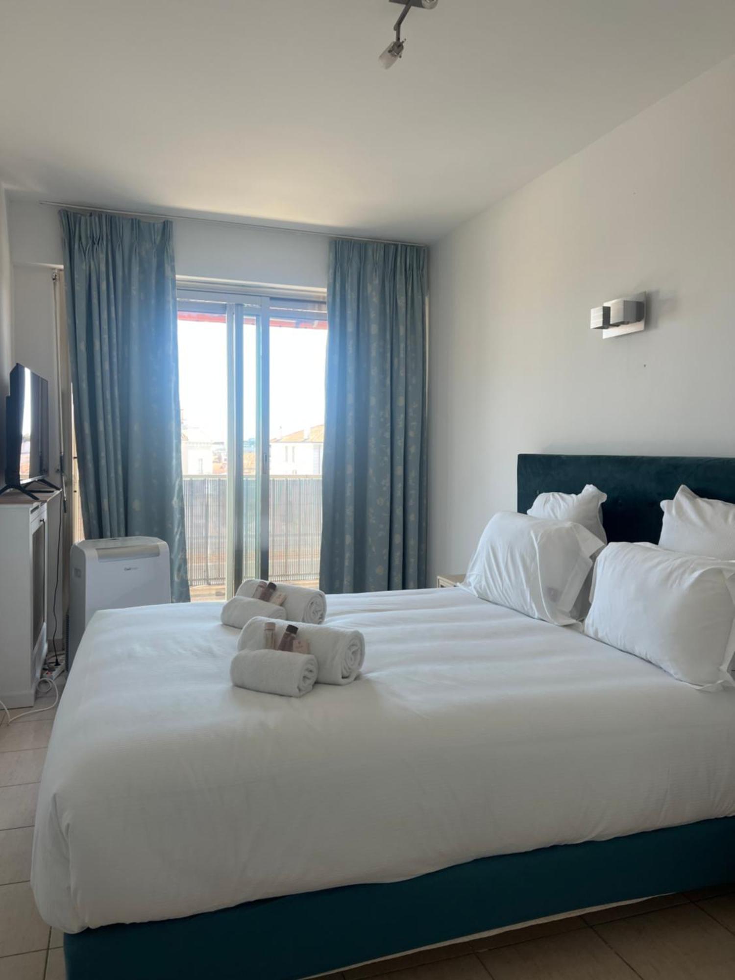 Apartamento -300m Palais- Seaview-a/c-wifi-spacieux